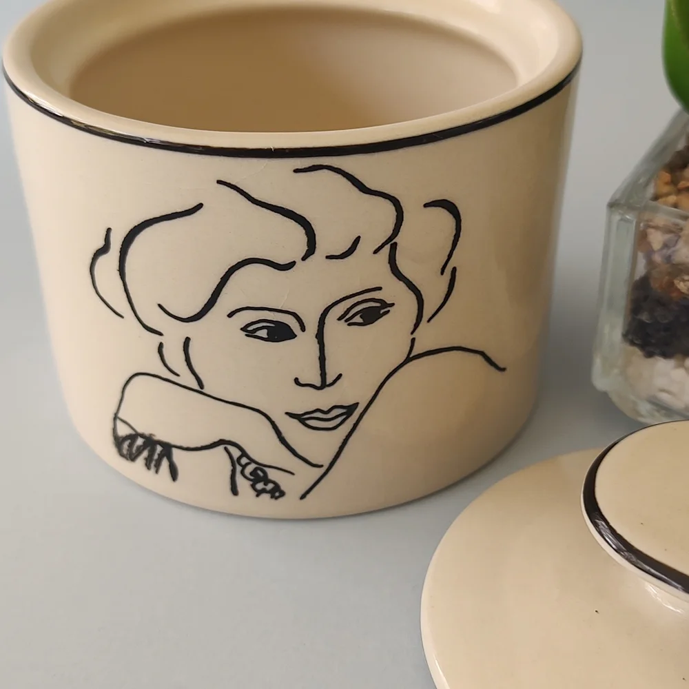 Sango Handcrafted Francesca French Lady Sugar Bowl Style Modern Collection